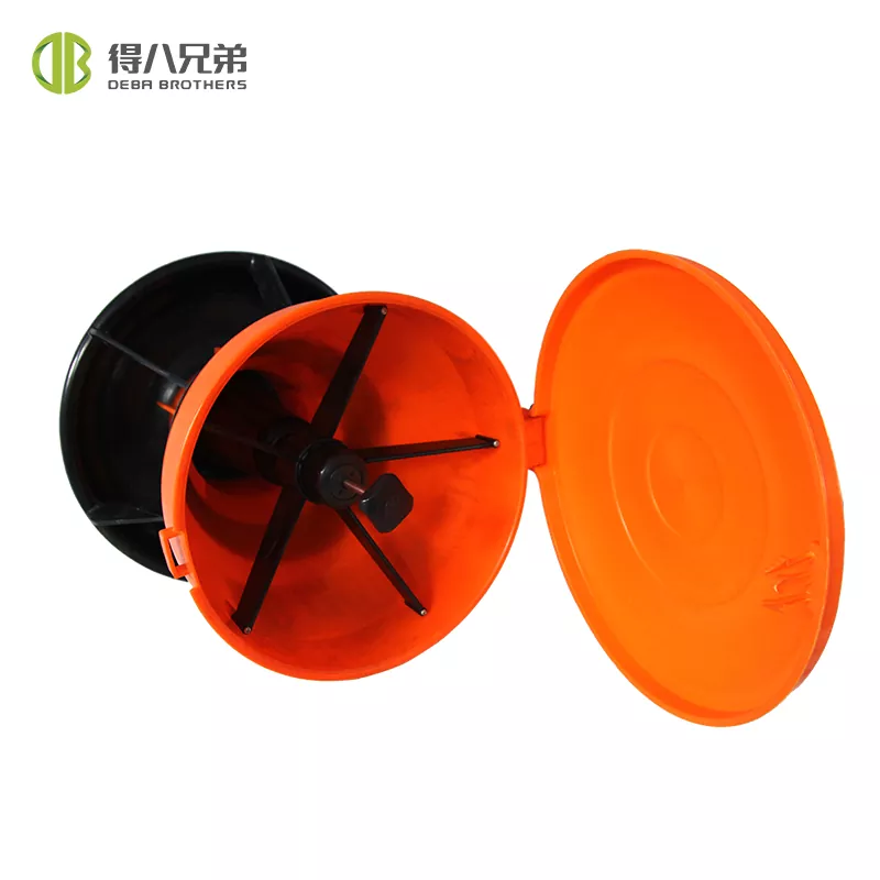 Pakan Pakan Otomatis Babi